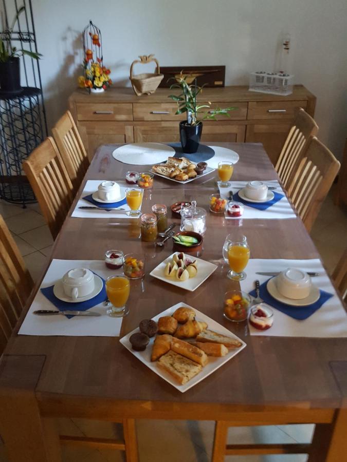 Bed and Breakfast Chez Alexandra Louchats Exterior foto