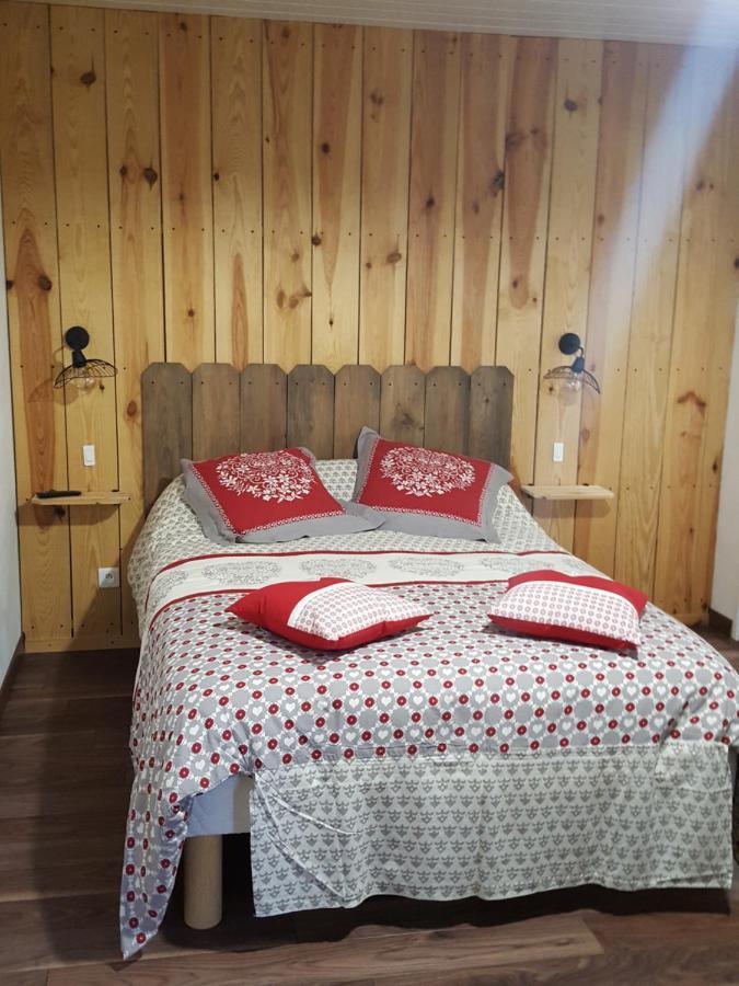 Bed and Breakfast Chez Alexandra Louchats Exterior foto